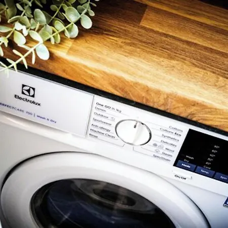 Appartement Family, Group & Contractor - Sleeps Upto 9 Guests With Free Parking