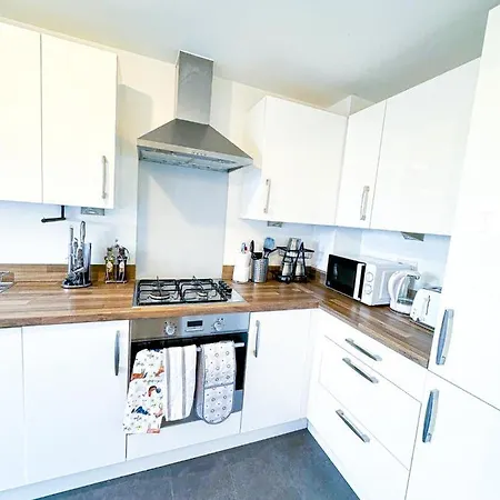Family, Group & Contractor - Sleeps Upto 9 Guests With Free Parking Appartement