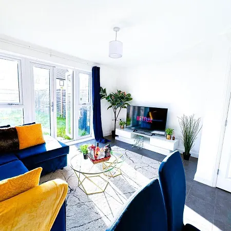 Appartement Family, Group & Contractor - Sleeps Upto 9 Guests With Free Parking