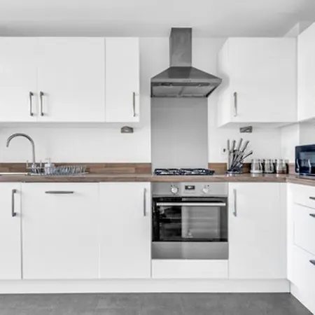 Family, Group & Contractor - Sleeps Upto 9 Guests With Free Parking Apartamento *